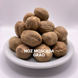 NOZ MOSCADA EM GRÃOS